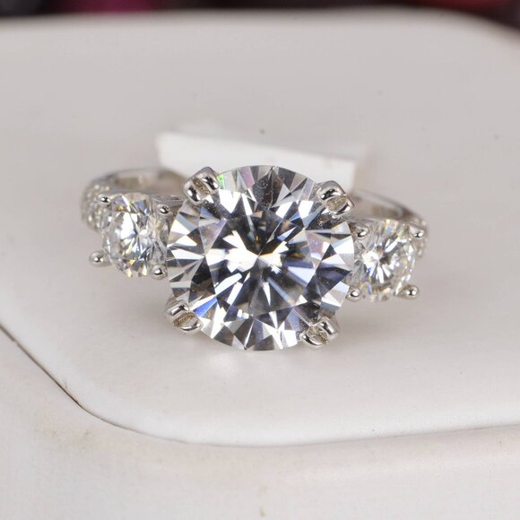 Certified Moissanite 6ctw Round Brilliant Cut Egagement Ring 925 Sterling Silver - Picture 1 of 12